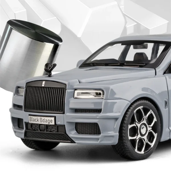 1:32 Rolls Royce Cullinan SUV Diecast Model with Sound & Light - Image 2